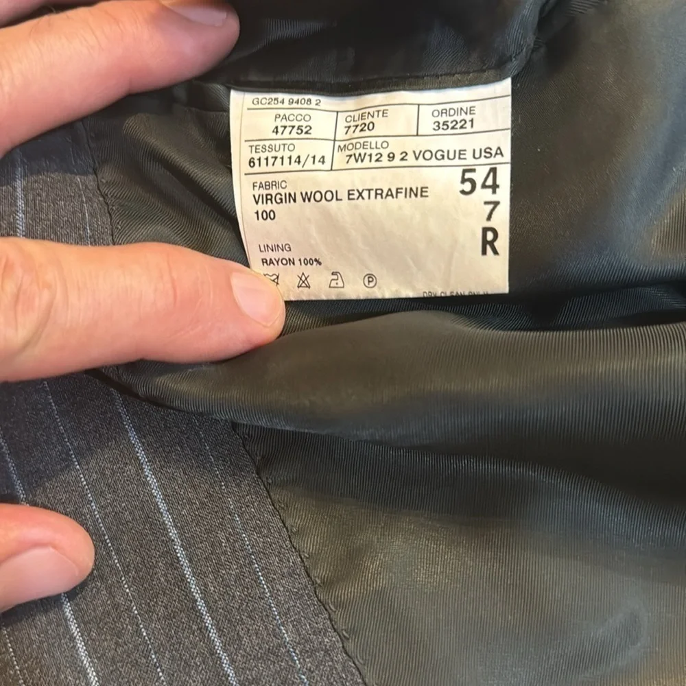 Corneliani 100% Virgin Wool extra fine Pin Striped Blazer Made in Italy see pics